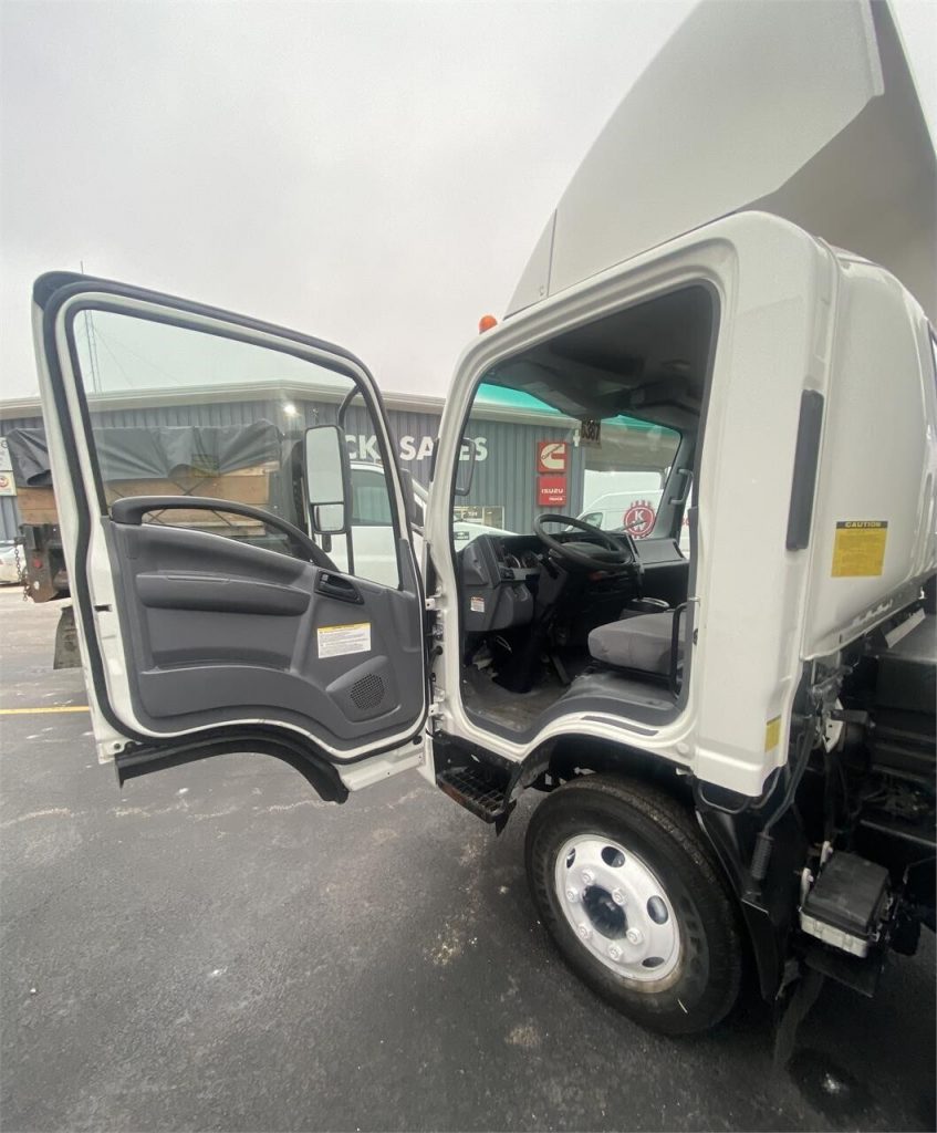 2016 Isuzu NPR HD