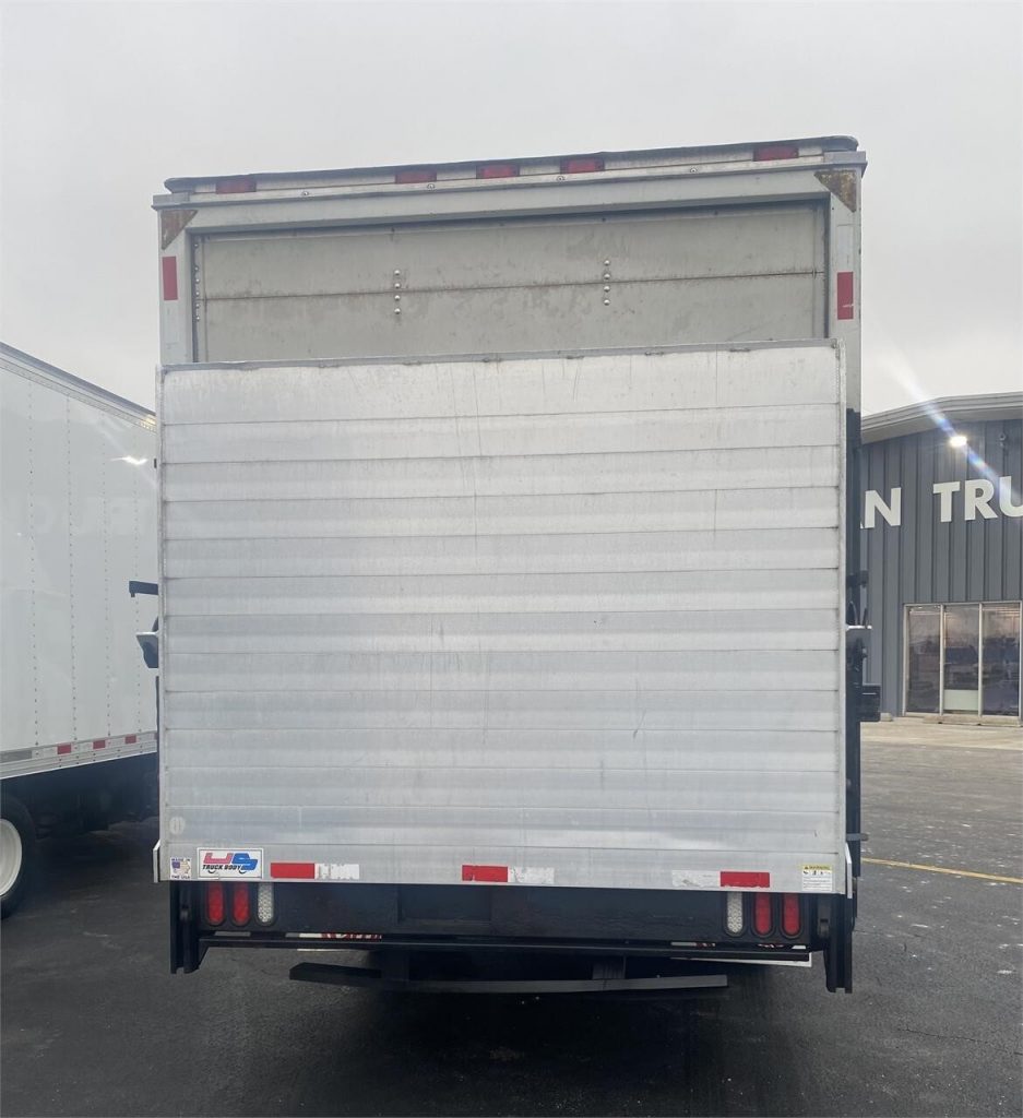 2016 Isuzu NPR HD