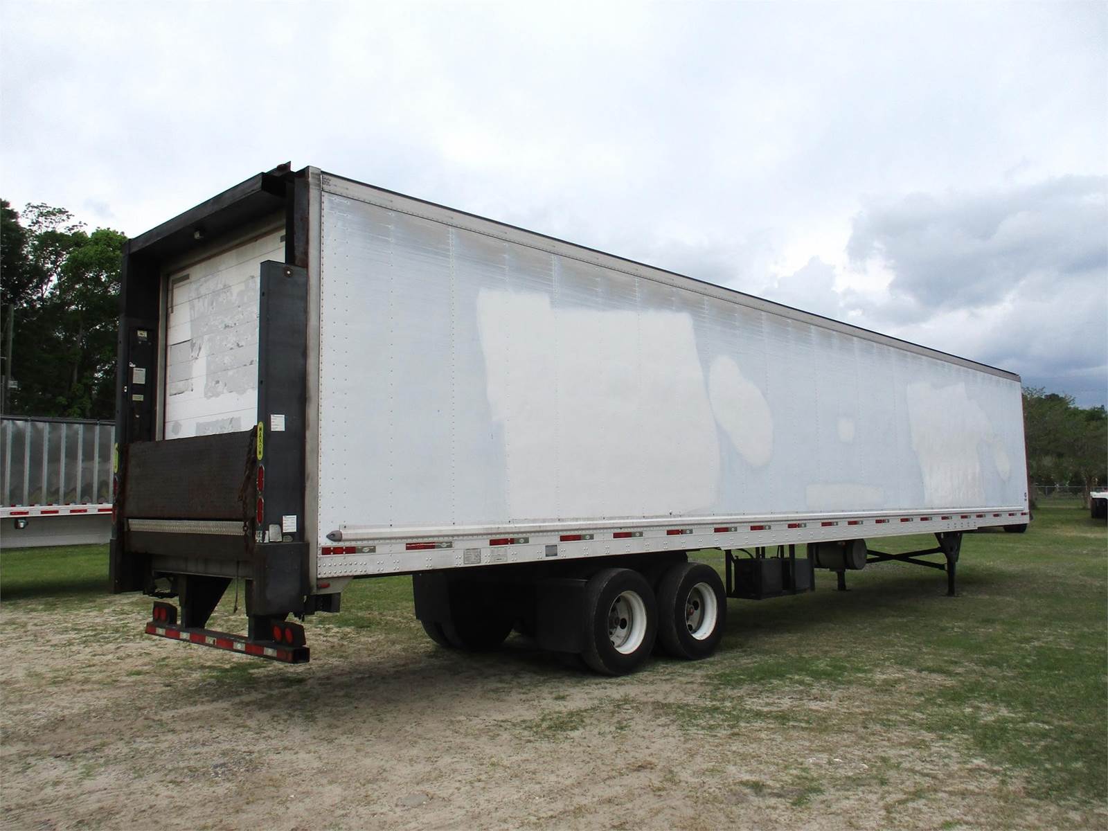 2008 UTILITY 53X102 ROLL UP DOOR REEFER WITH LIFTGATE HandshakeFleet