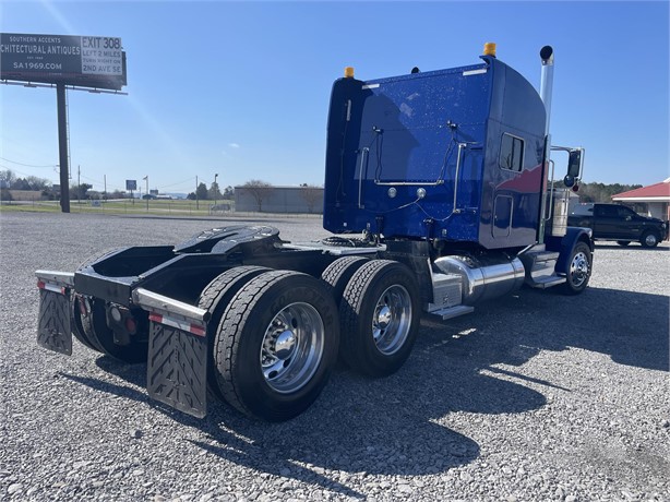 2018 PETERBILT 389