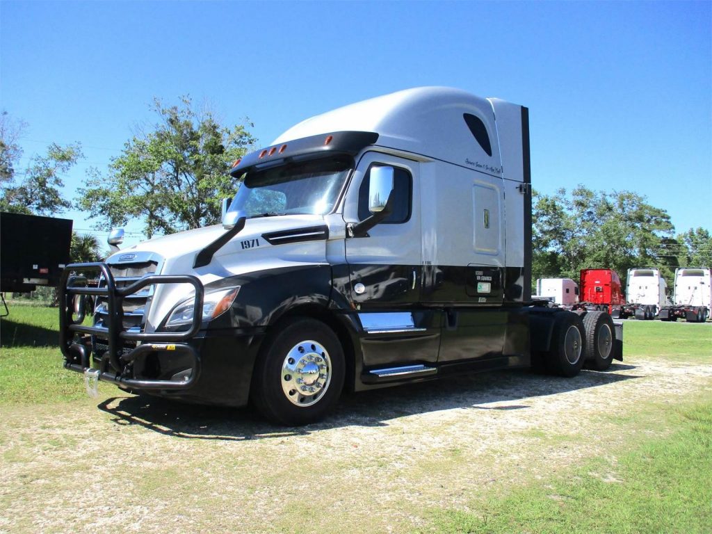 2018 Freightliner Cascadia 126