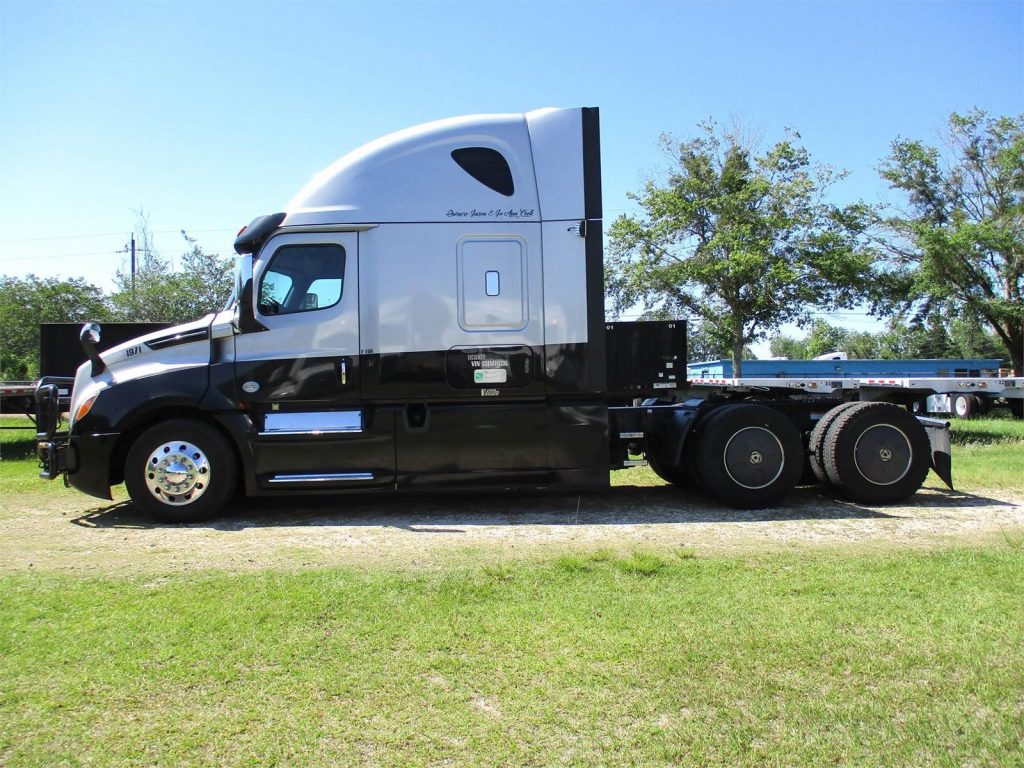 2018 Freightliner Cascadia 126