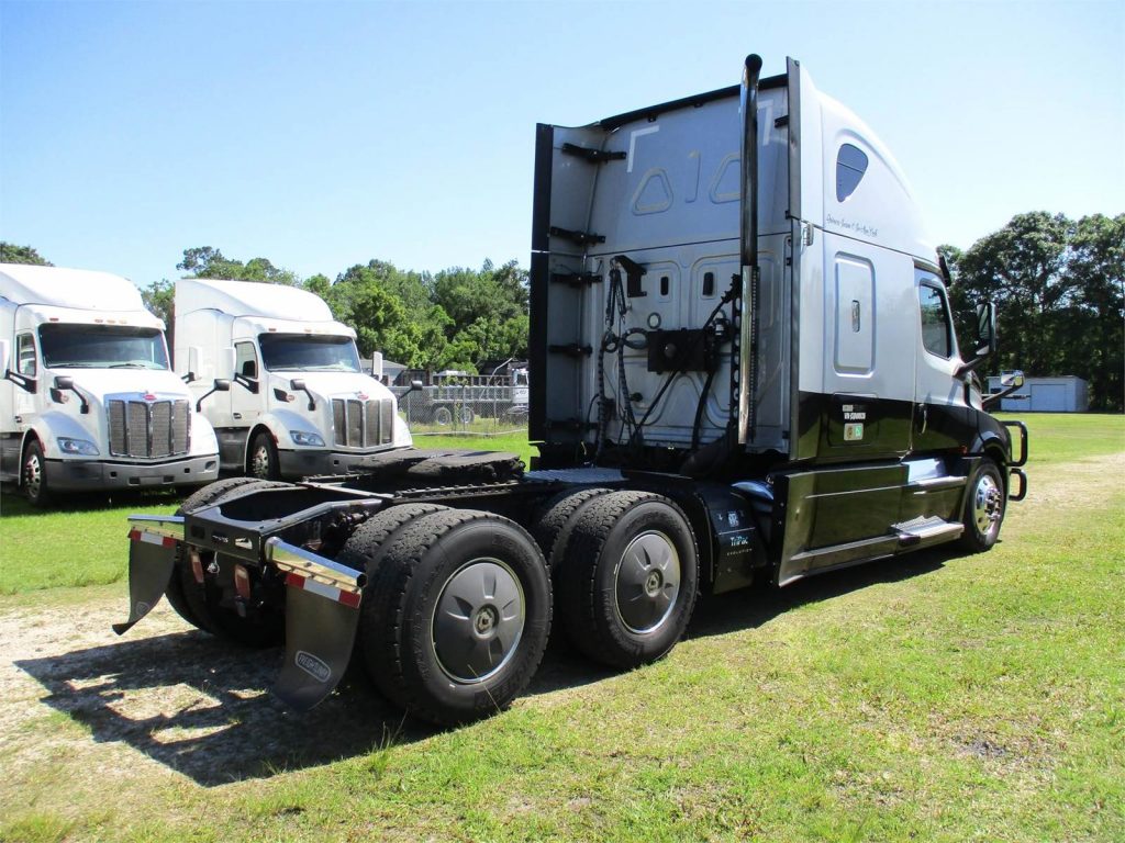 2018 Freightliner Cascadia 126