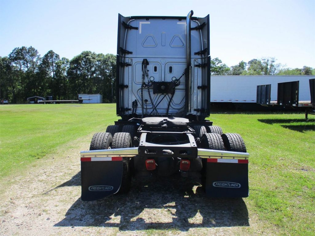 2018 Freightliner Cascadia 126