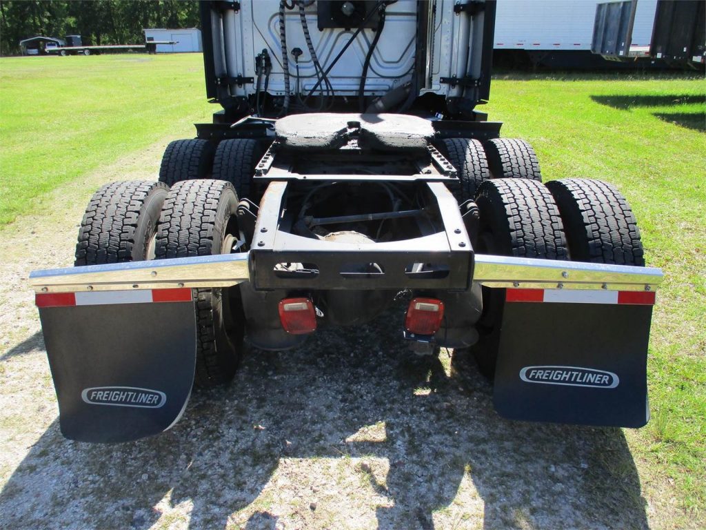 2018 Freightliner Cascadia 126
