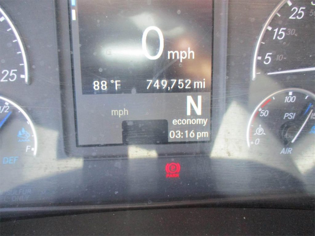 2018 Freightliner Cascadia 126