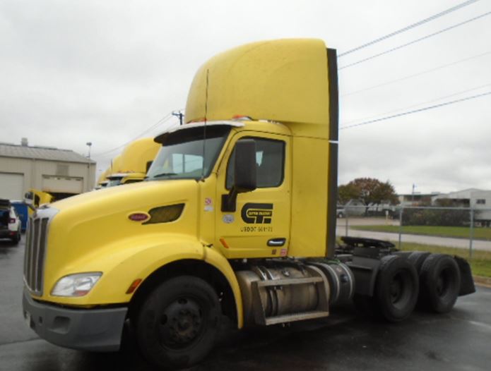 2019 Peterbilt 579 day cab