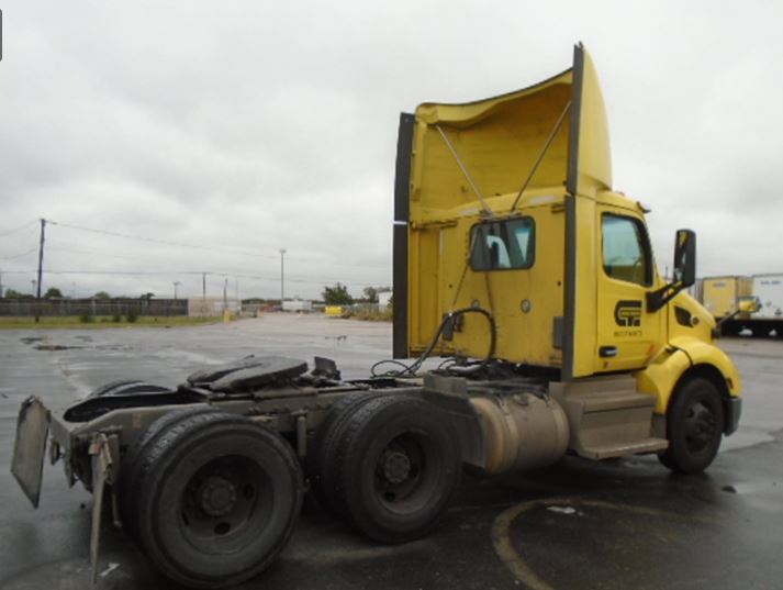 2019 Peterbilt 579 day cab