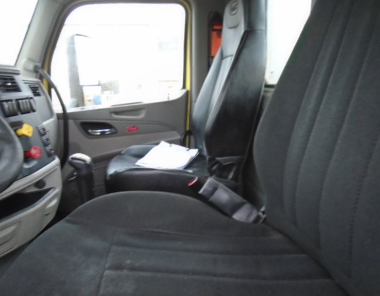 2019 Peterbilt 579 day cab