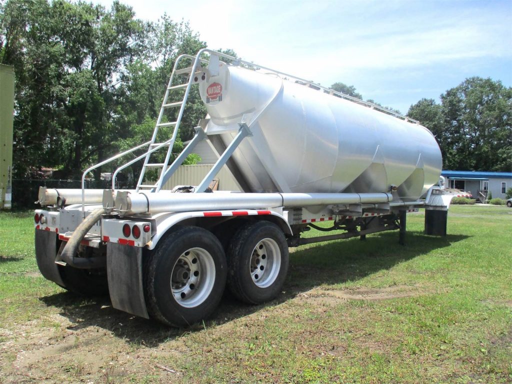 2011 Vantage 1000 CUBIC FT