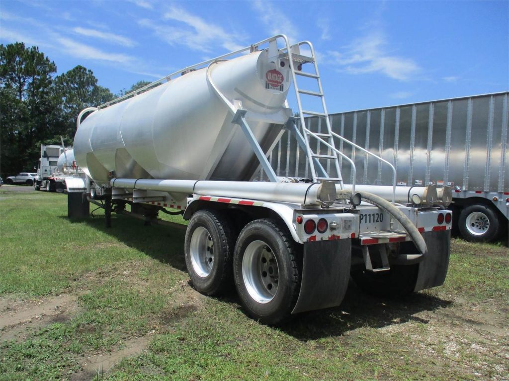 2011 Vantage 1000 CUBIC FT