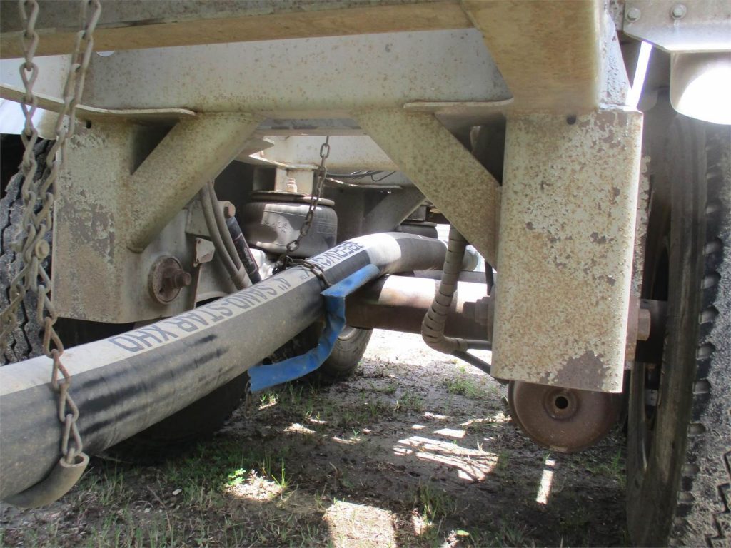 2011 Vantage 1000 CUBIC FT