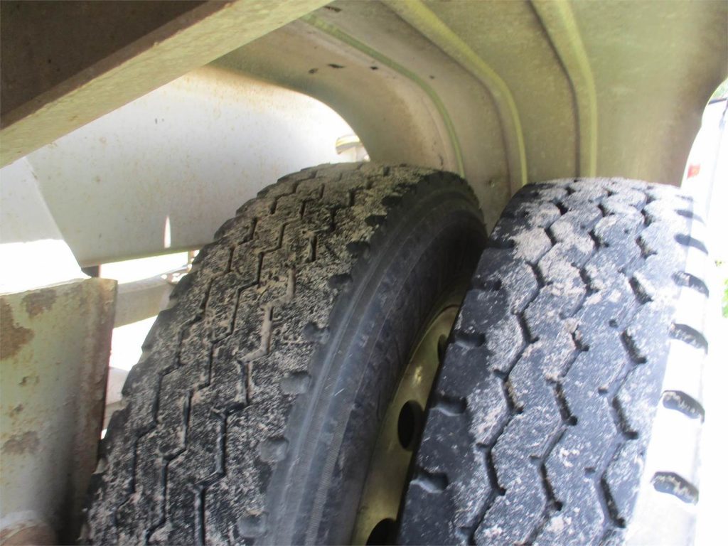 2011 Vantage 1000 CUBIC FT