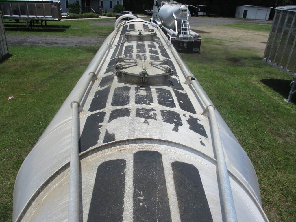 2011 Vantage 1000 CUBIC FT