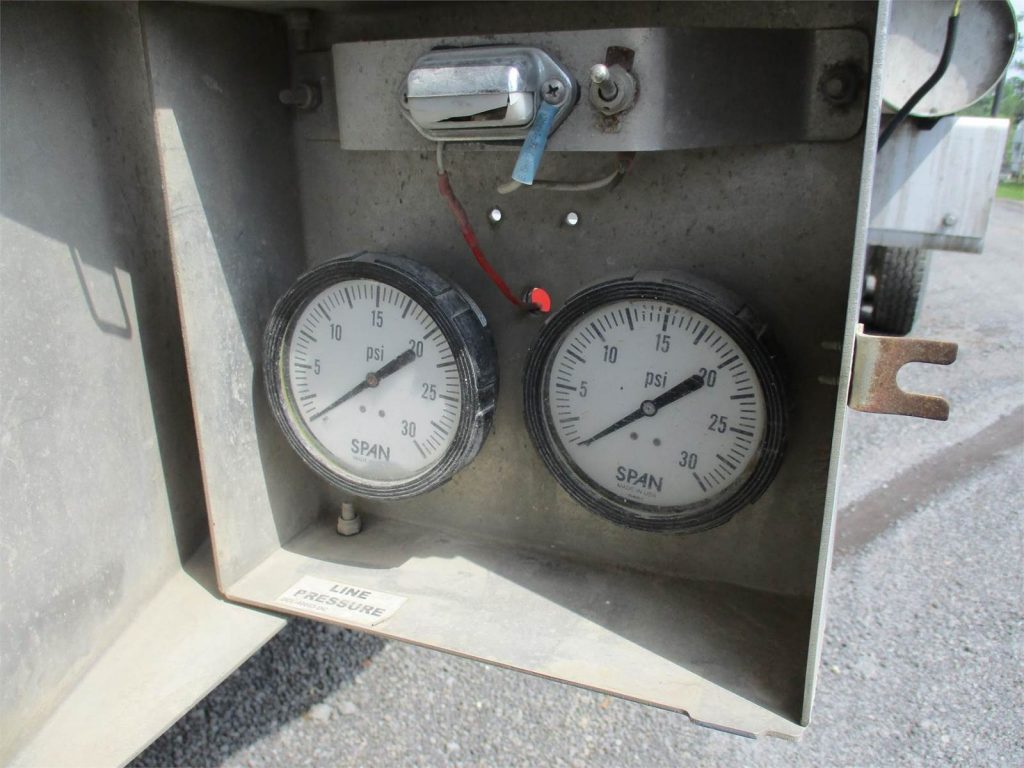 2011 Vantage ALUMINUM 1000 CUBIC FT PNEUMATIC TANKER