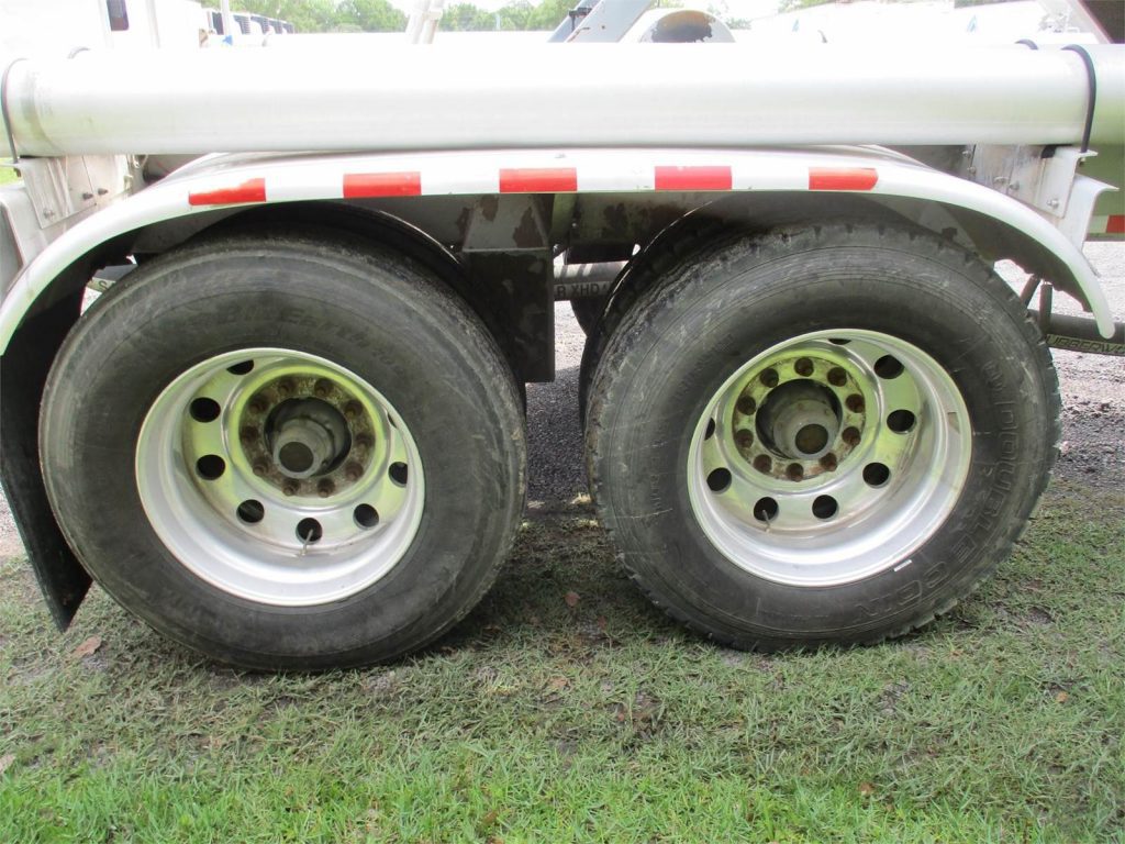2011 Vantage ALUMINUM 1000 CUBIC FT PNEUMATIC TANKER