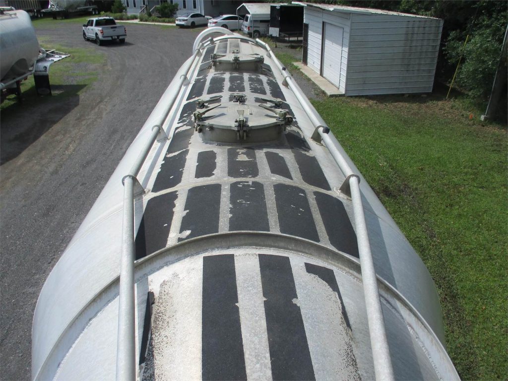 2011 Vantage ALUMINUM 1000 CUBIC FT PNEUMATIC TANKER