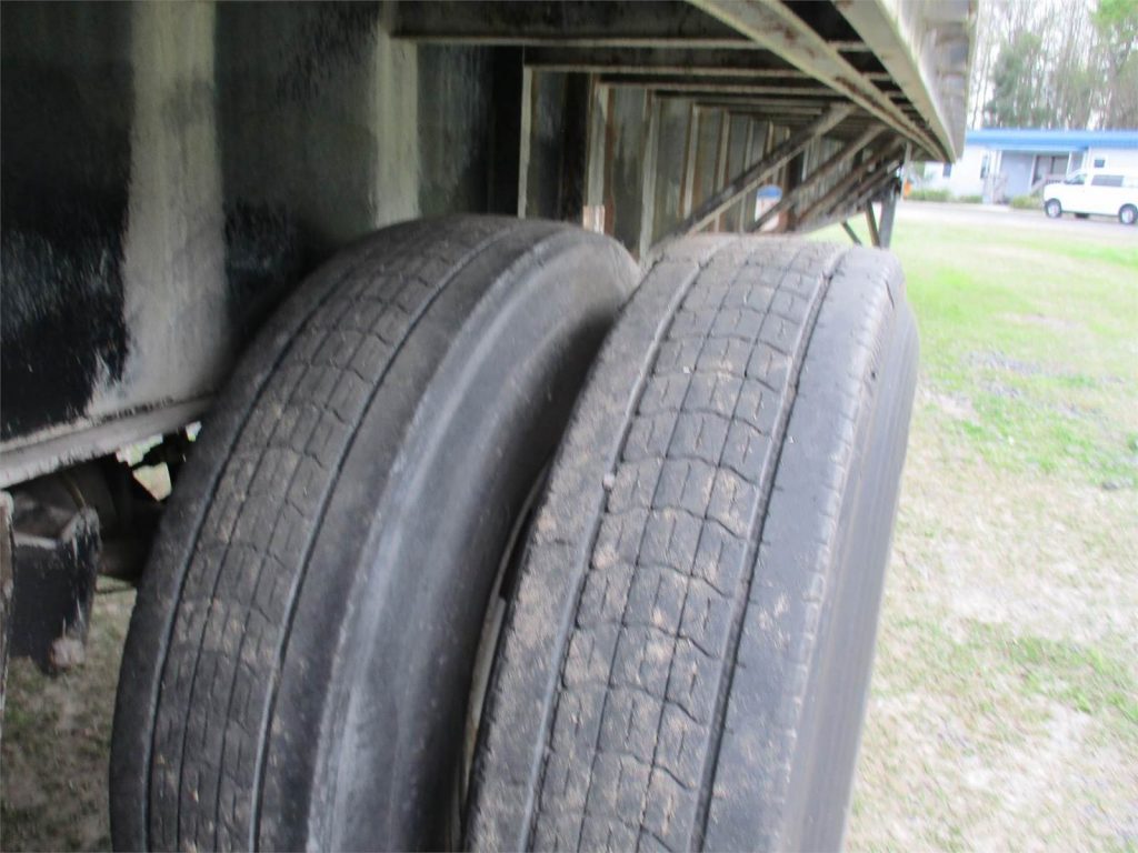 2006 Clark 45X96 COMBO FLATBED WITH MOFFETT KIT