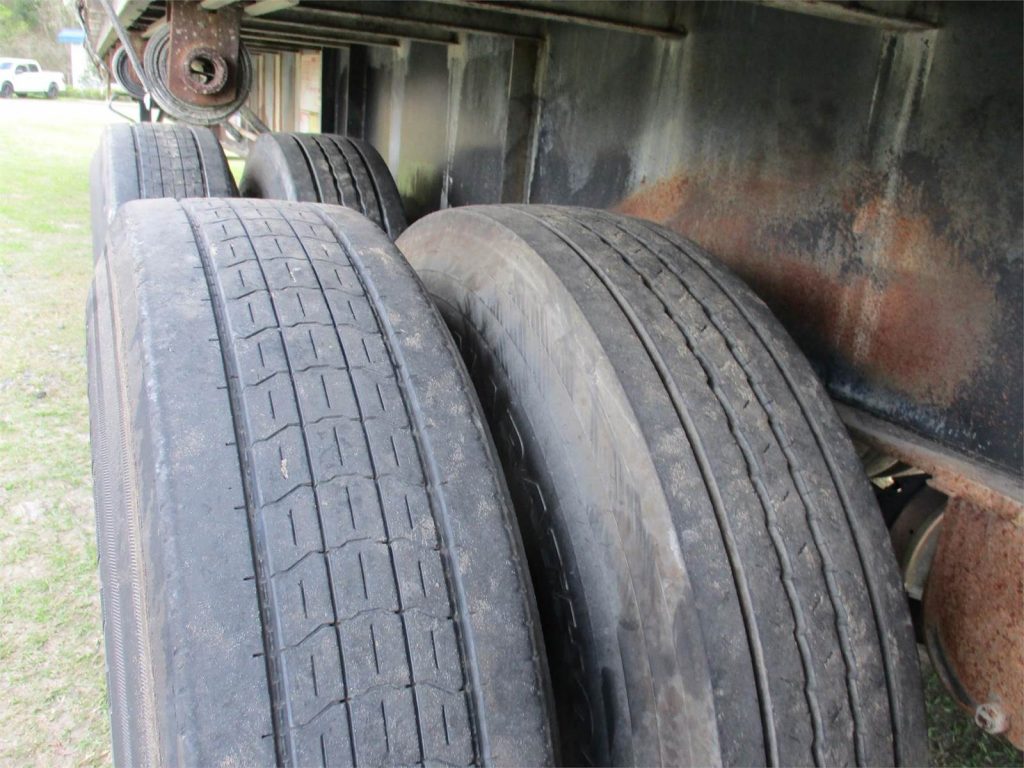 2006 Clark 45X96 COMBO FLATBED WITH MOFFETT KIT