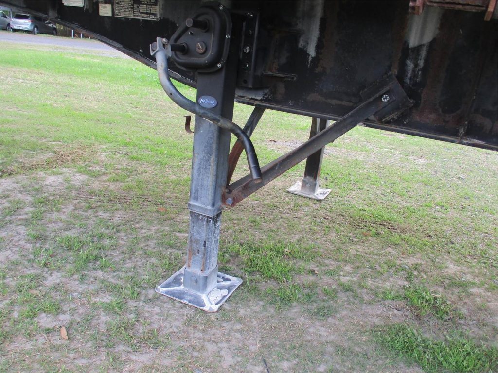 2006 Clark 45X96 COMBO FLATBED WITH MOFFETT KIT