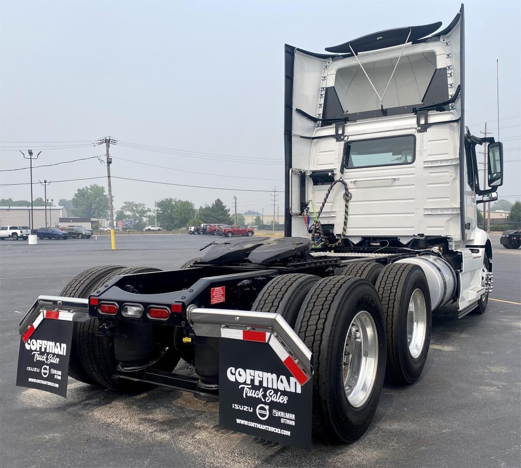 2024 Volvo VNR64T300