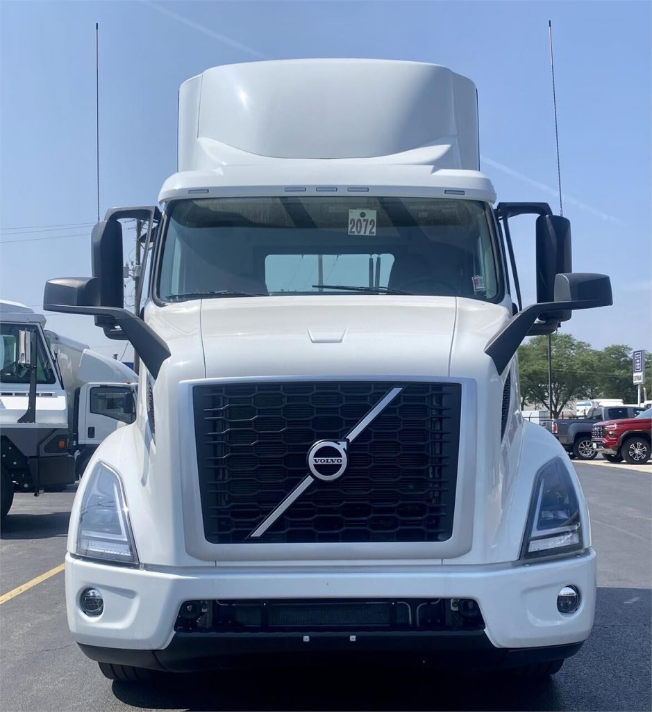 2024 Volvo VNR64T300