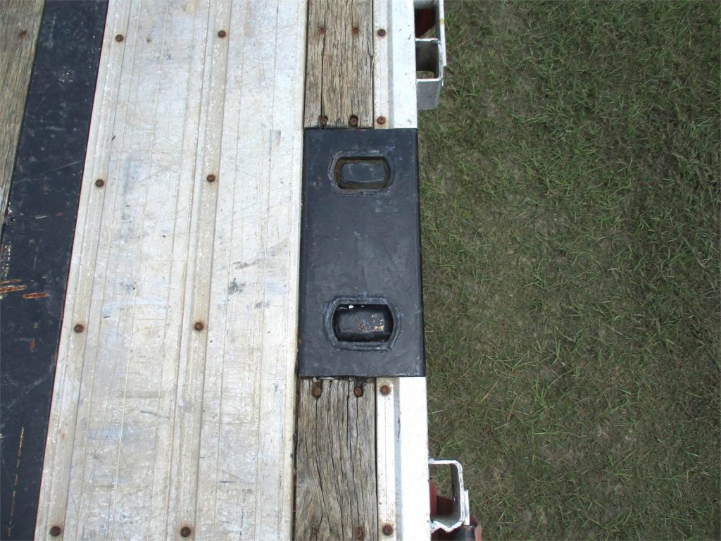 2015 Great Dane 51X102 CONTAINER LOCKS, REAR SLIDING AXLE