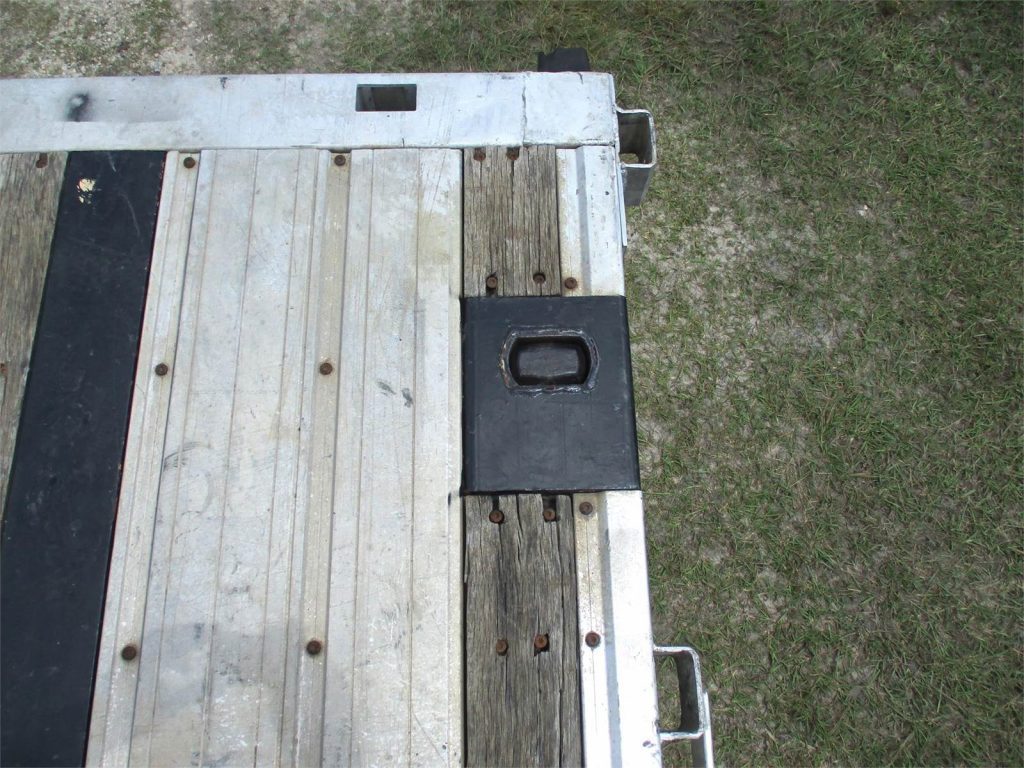 2015 Great Dane 51X102 CONTAINER LOCKS, REAR SLIDING AXLE