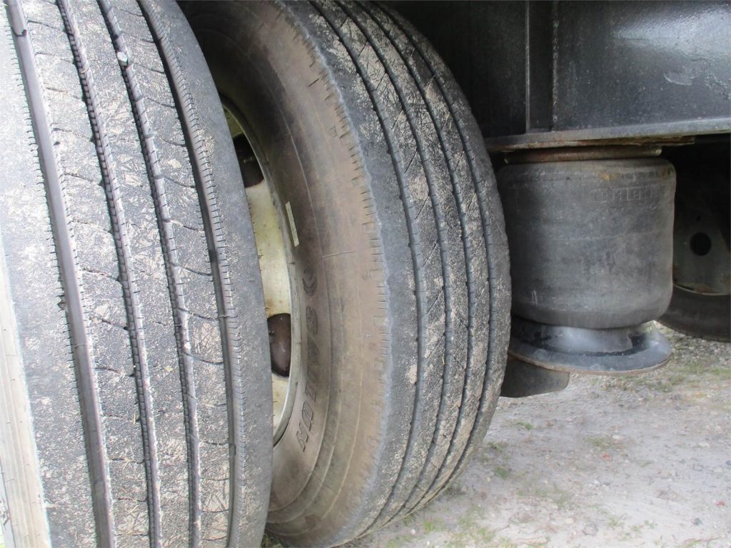 2015 Great Dane 51X102 CONTAINER LOCKS, REAR SLIDING AXLE