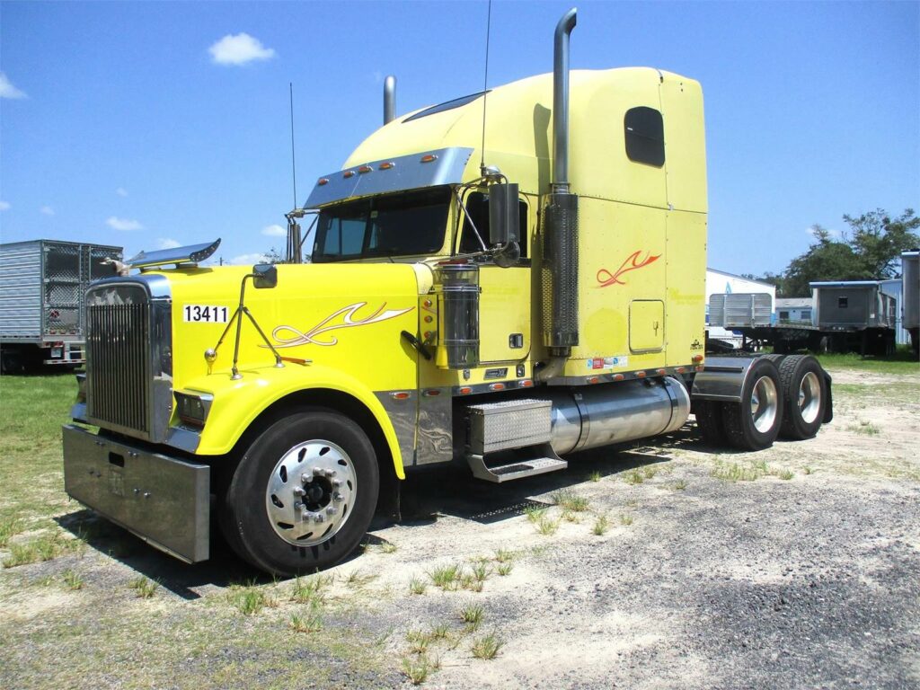 1999 Freightliner FLD132 Classic XL