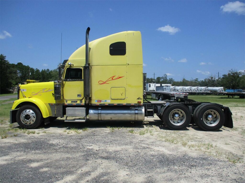 1999 Freightliner FLD132 Classic XL