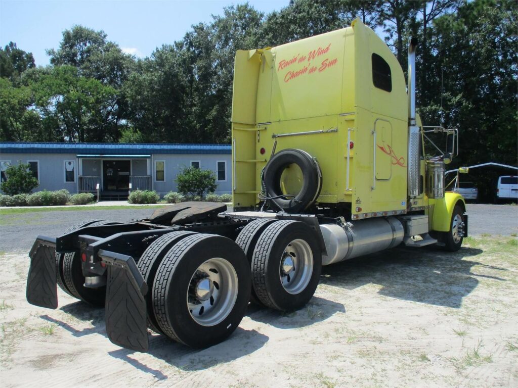 1999 Freightliner FLD132 Classic XL