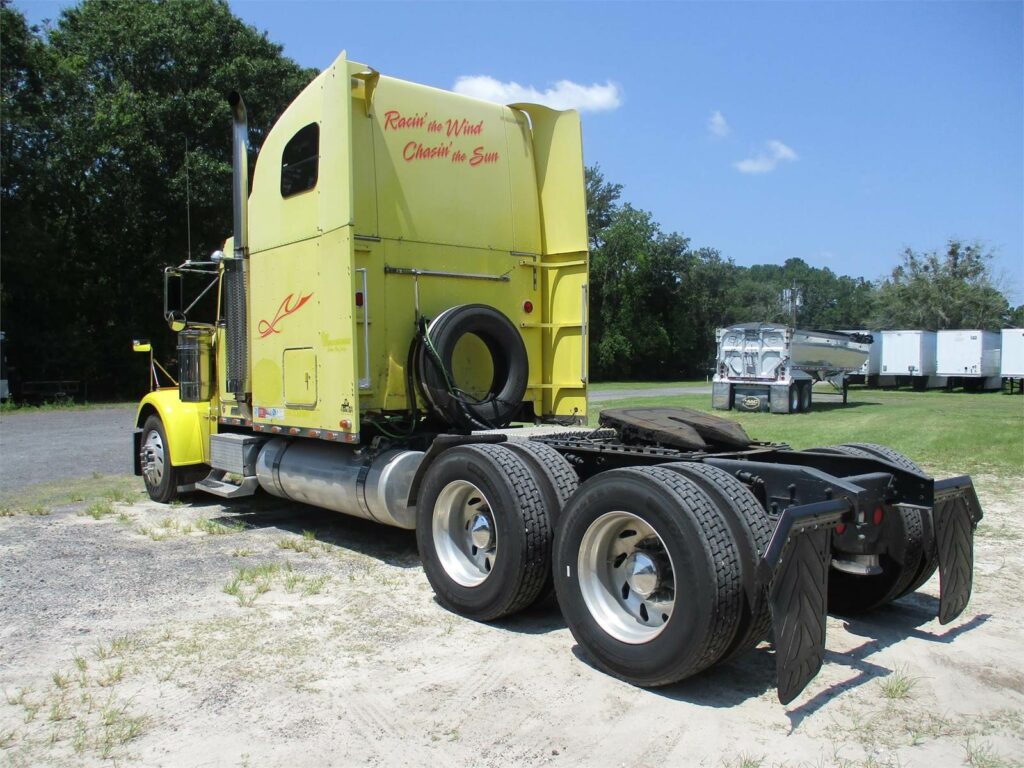 1999 Freightliner FLD132 Classic XL