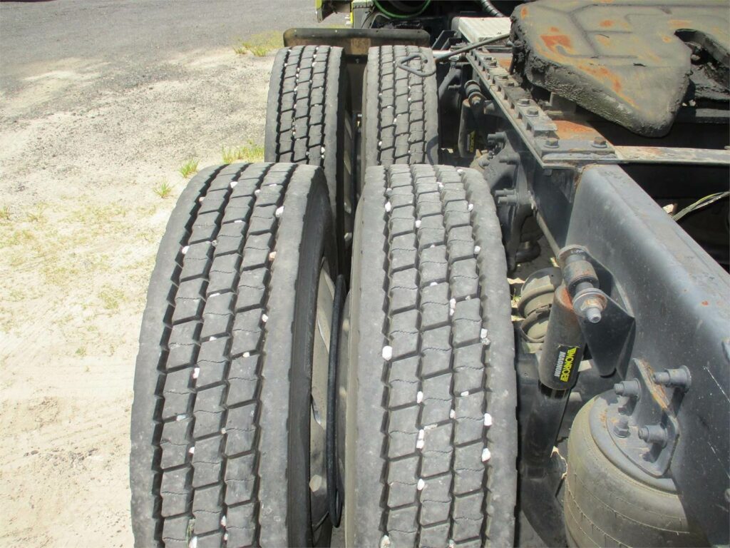 1999 Freightliner FLD132 Classic XL