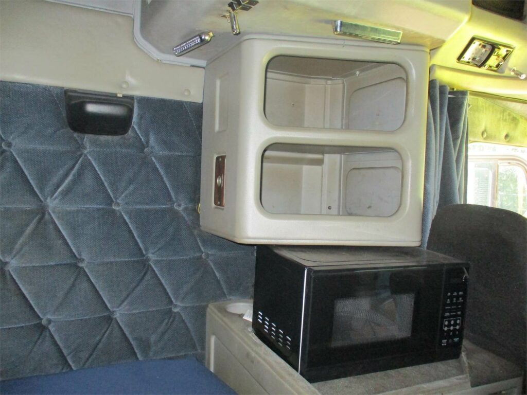 1999 Freightliner FLD132 Classic XL