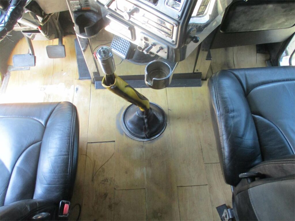 1999 Freightliner FLD132 Classic XL