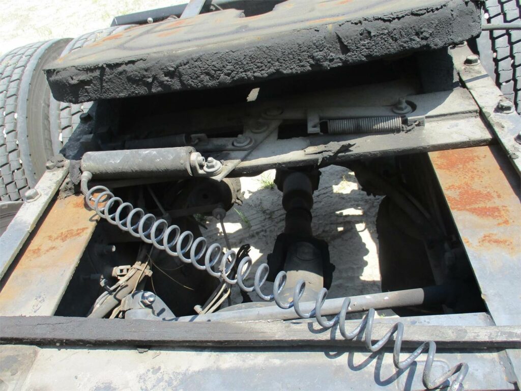 1999 Freightliner FLD132 Classic XL