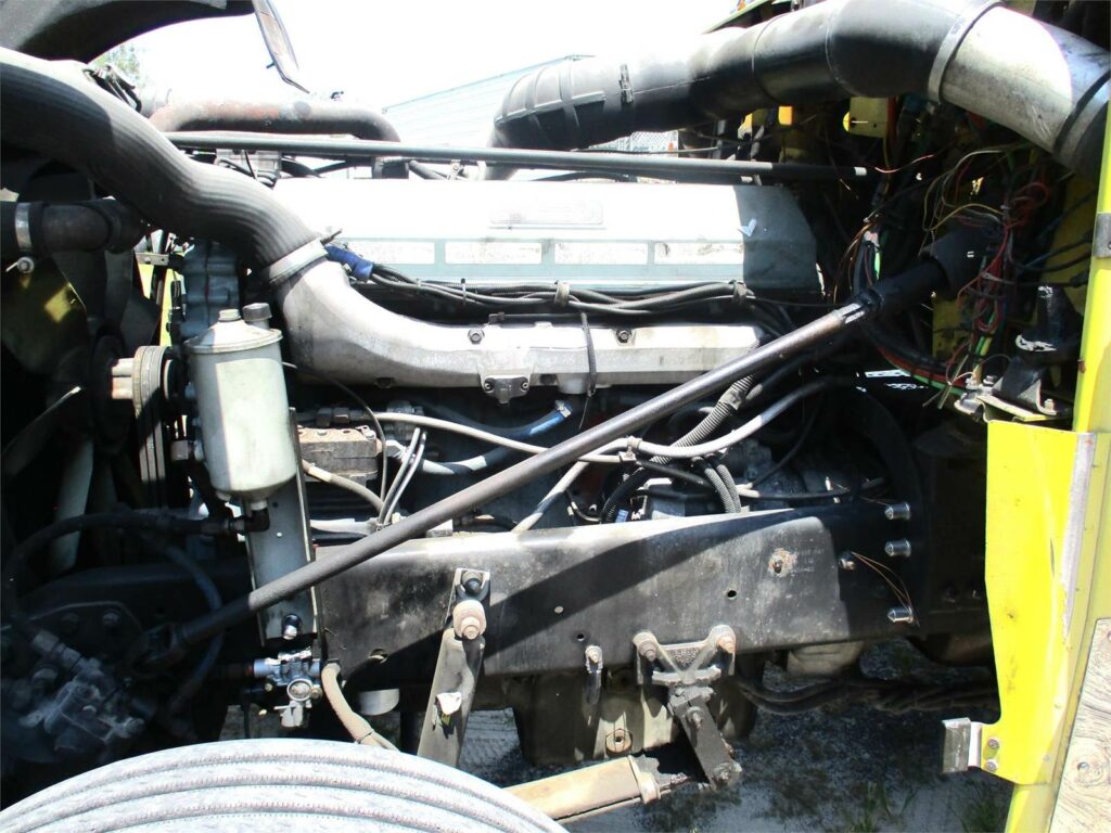 1999 Freightliner FLD132 Classic XL