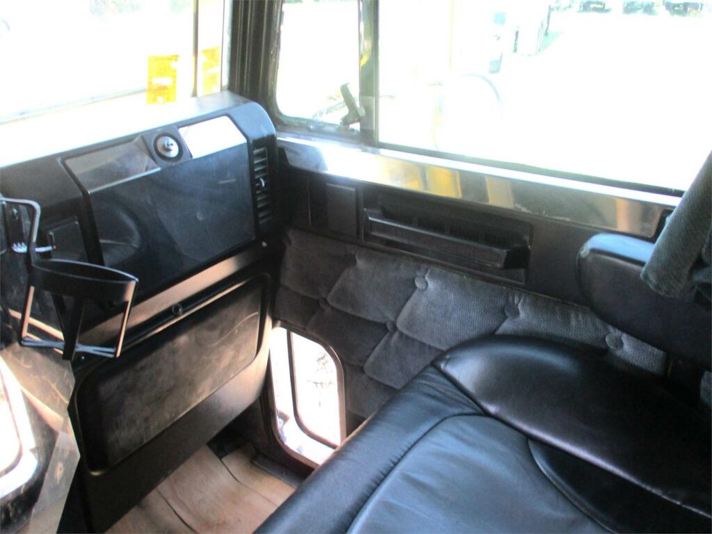 1999 Freightliner FLD132 Classic XL