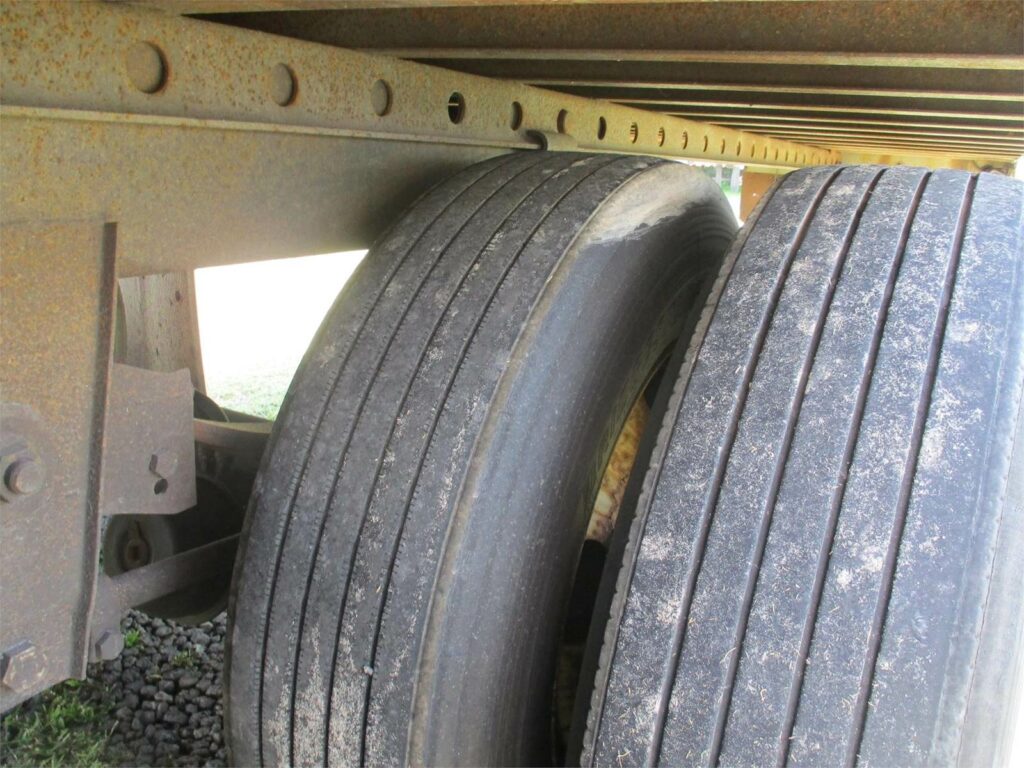 2006 Great Dane 53X102 ROLL UP DOOR SPRING RIDE