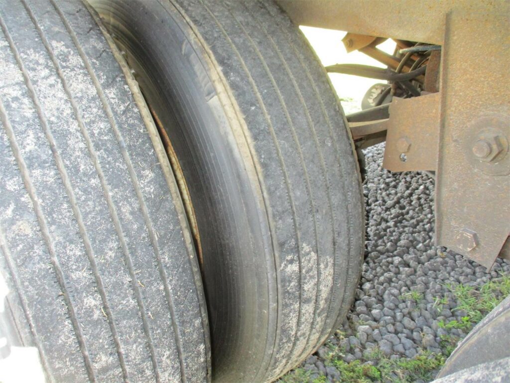 2006 Great Dane 53X102 ROLL UP DOOR SPRING RIDE