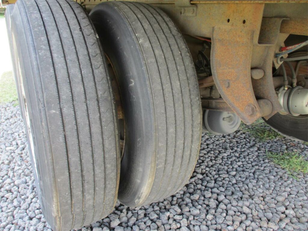 2006 Great Dane 53X102 ROLL UP DOOR SPRING RIDE