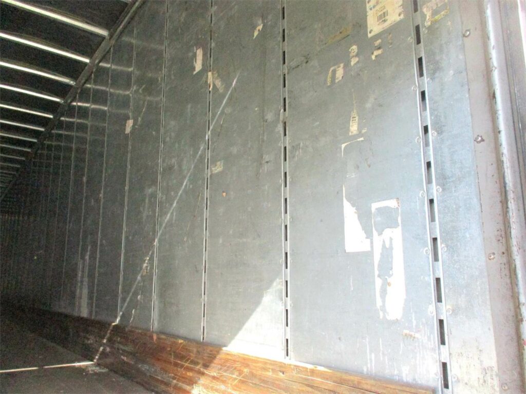 2006 Great Dane 53X102 ROLL UP DOOR SPRING RIDE