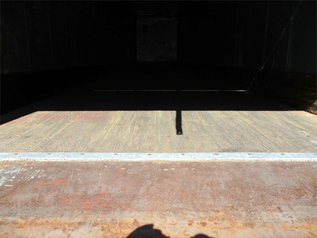 2006 Great Dane 53X102 ROLL UP DOOR SPRING RIDE