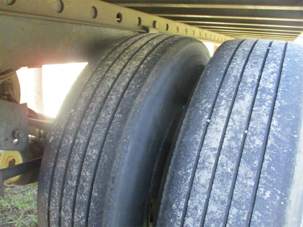 2006 Great Dane 53X102 ROLL UP DOOR SPRING RIDE