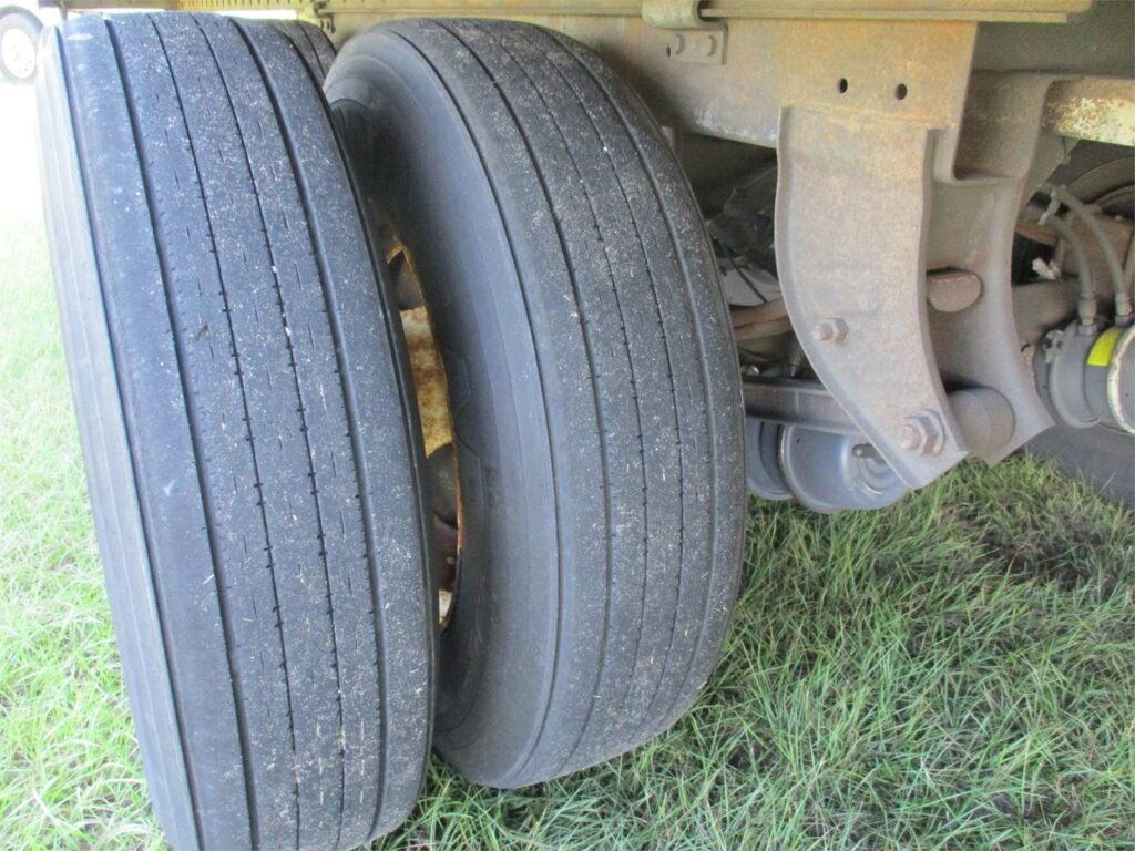 2006 Great Dane 53X102 ROLL UP DOOR SPRING RIDE