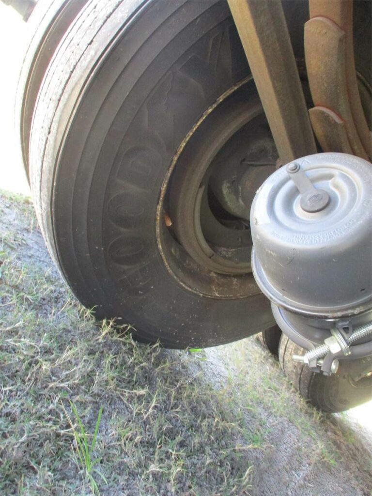 2006 Great Dane 53X102 ROLL UP DOOR SPRING RIDE