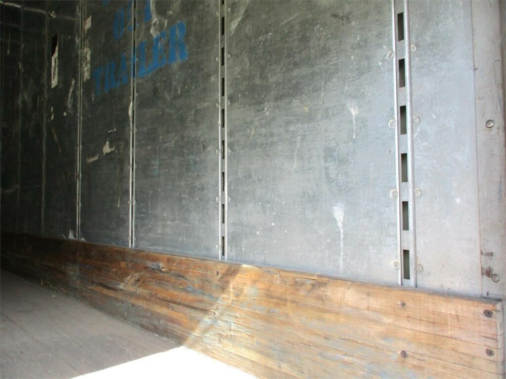 2007 Great Dane 53×102