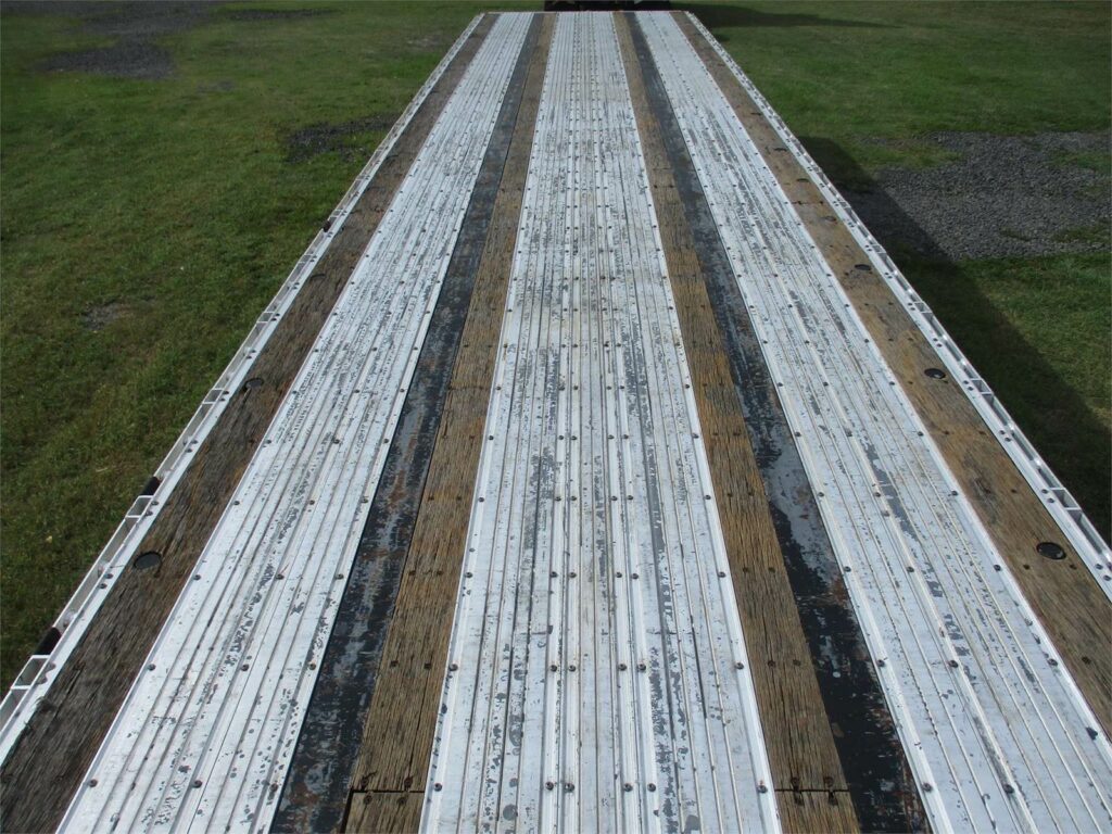 2015 Dorsey 48X102 SPREAD AXLE 2 ALUMINUM TOOL BOXES