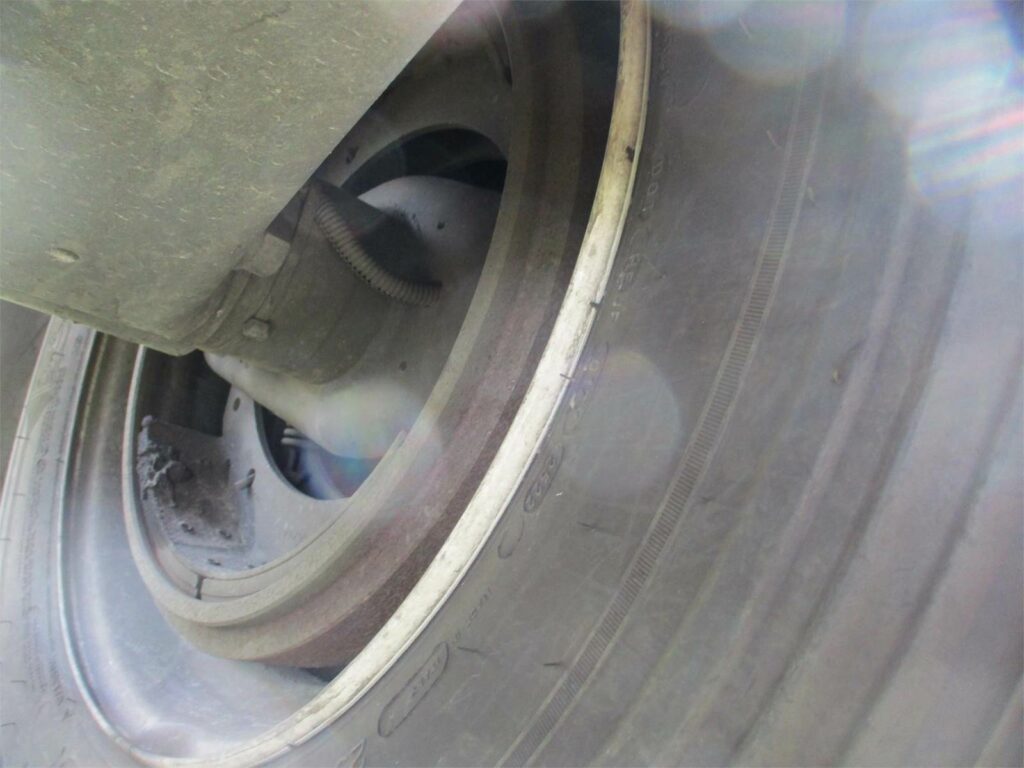 2015 Dorsey 48X102 SPREAD AXLE 2 ALUMINUM TOOL BOXES